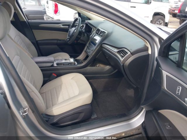 2020 FORD FUSION 3FA6P0G77LR259376 Photo 4