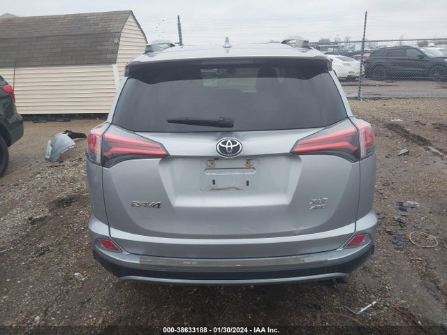 Toyota Rav4 Xle 2018 2T3RFREV3JW742694 Image 17