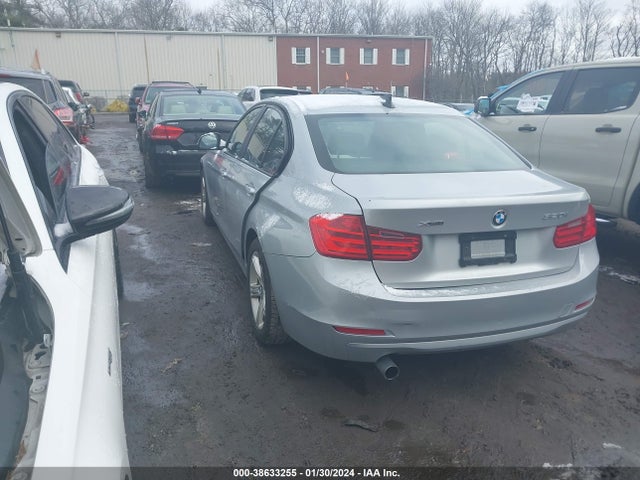 BMW 320i Xdrive 2014 WBA3C3C53EF984968 Image 3