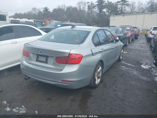 BMW 320i Xdrive 2014 WBA3C3C53EF984968 Image 4
