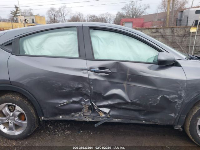 3CZRU6H30NM761798 Honda Hr-v Awd Lx