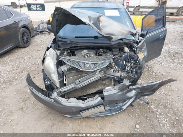 2011 HONDA FIT VIN: JHMGE8H3XBS011297