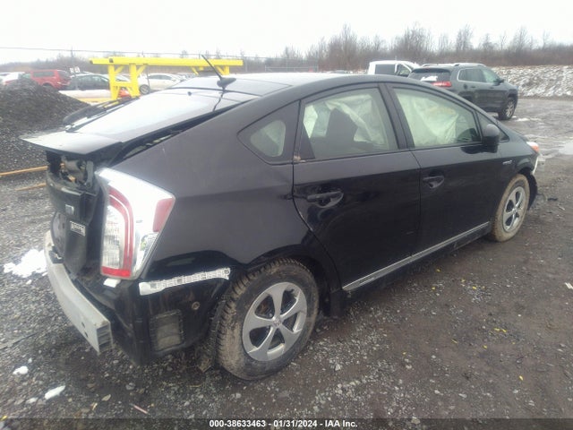 Toyota Prius Three 2014 JTDKN3DU9E0393528 Image 4