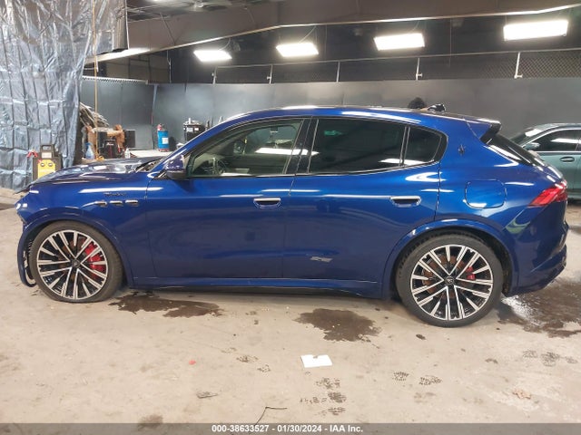 2023 MASERATI GRECALE MODENA VIN: ZN682AVM8P7410639