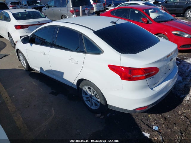 Ford FOCUS SE 2017 1FADP3F25HL254598 Image 3