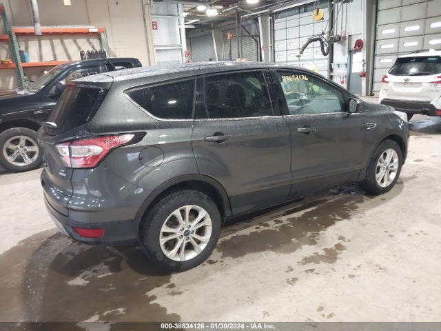 1FMCU0GD7HUC46666 Ford ESCAPE SE