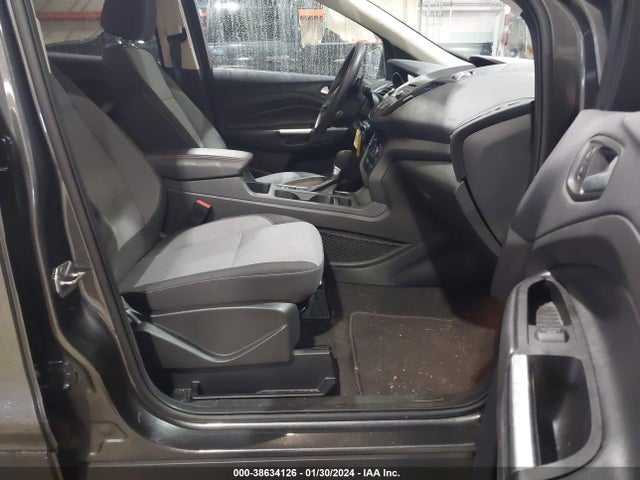 1FMCU0GD7HUC46666 Ford ESCAPE SE