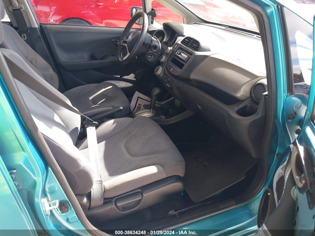 2013 HONDA FIT VIN: JHMGE8H31DC007684