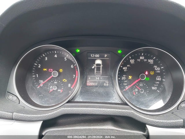 1VWAT7A38HC008156 Volkswagen Passat 1.8t S
