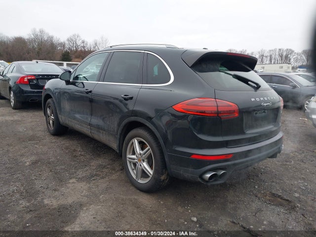 2016 PORSCHE CAYENNE WP1AB2A26GLA92331 Photo 2