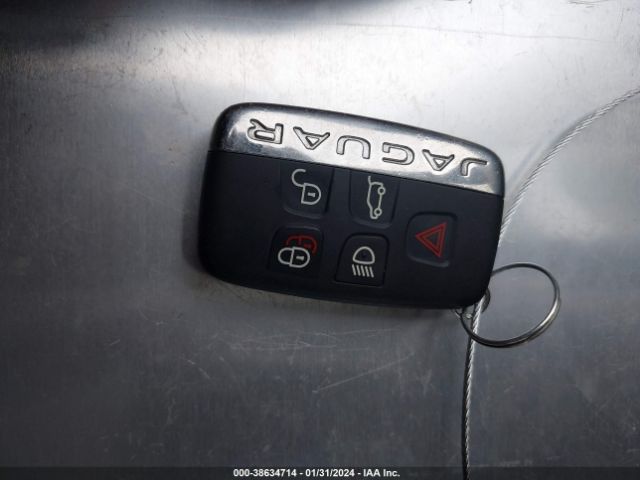 SADCJ2FX8KA359950 Jaguar F-pace 25t Premium