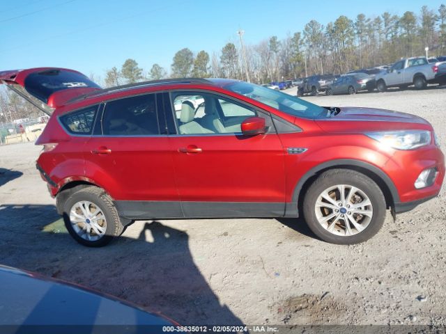 1FMCU9HD7KUC01575 Ford ESCAPE SEL