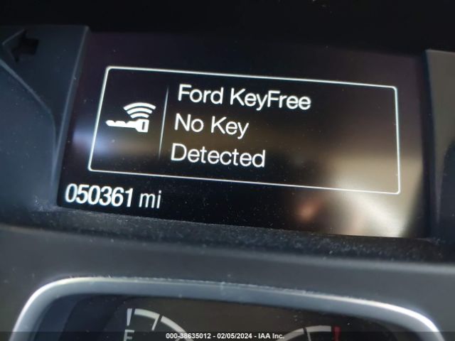 1FMCU9HD7KUC01575 Ford ESCAPE SEL