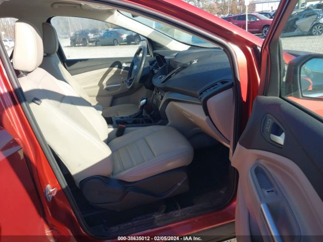 1FMCU9HD7KUC01575 Ford ESCAPE SEL