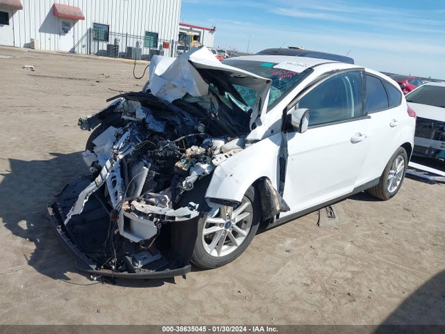 Ford FOCUS SE 2016 1FADP3K23GL269752 Image 2