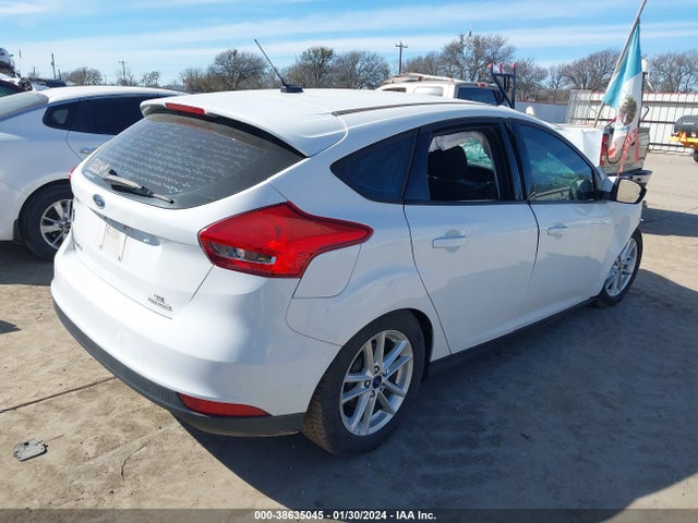 Ford FOCUS SE 2016 1FADP3K23GL269752 Image 4