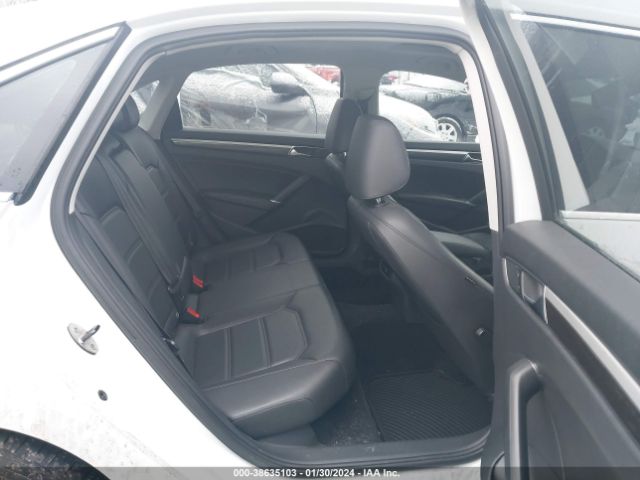 2017 VOLKSWAGEN PASSAT 1VWBT7A37HC044618 Photo 7