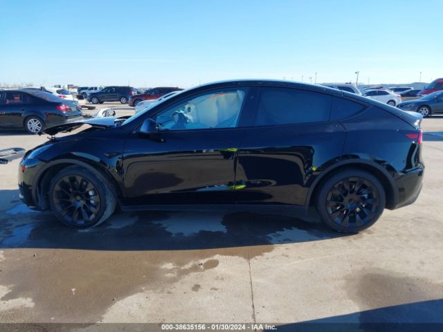 7SAYGAEE2PF852499 Tesla Model Y