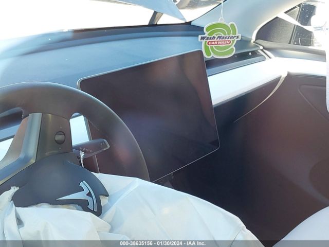 7SAYGAEE2PF852499 Tesla Model Y