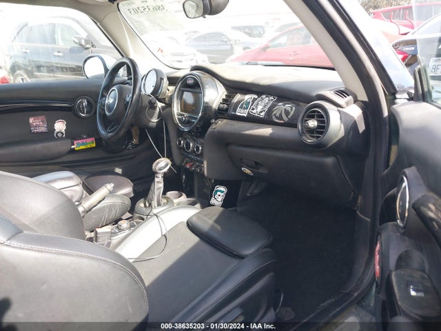 2018 MINI HARDTOP WMWXP7C51J2A47196 Photo 4