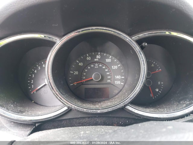 2011 KIA SORENTO LX VIN: 5XYKTDA15BG141884