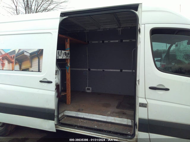 Freightliner Sprinter 2500 High  Roof 2014 WDYPE8CC8E5832608 Image 8