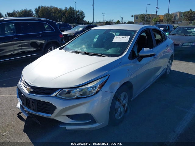 Chevrolet Cruze Ls Auto 2017 1G1BC5SMXH7120543 Image 2