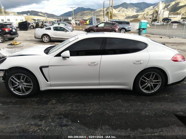 WP0AA2A75EL012210 Porsche Panamera 2/4