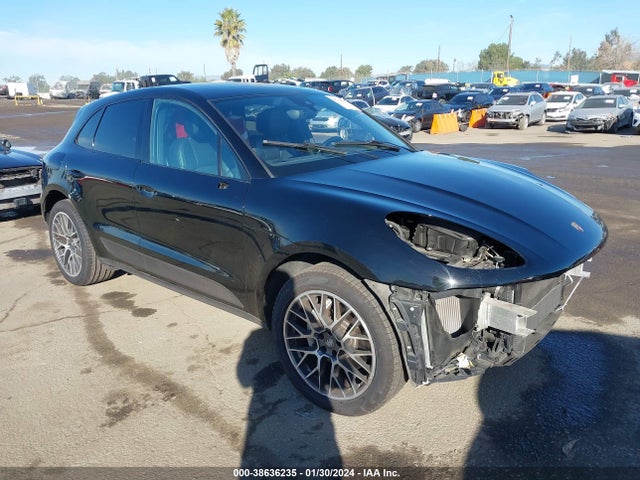 2018 PORSCHE MACAN WP1AB2A50JLB37569 Photo 0