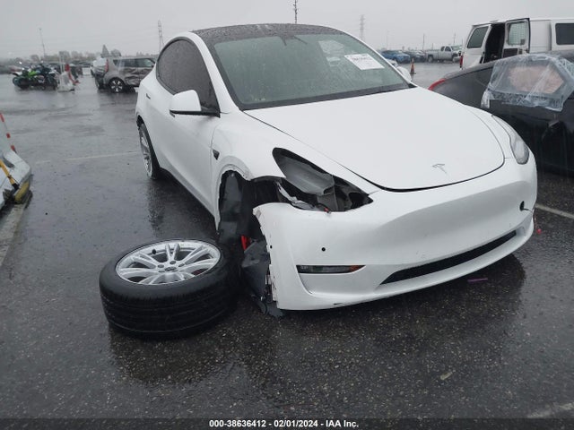 Tesla Model Y Long Range Dual Motor All-wheel Drive 2022 7SAYGDEE3NF371563 Image 1