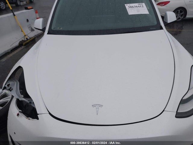Tesla Model Y Long Range Dual Motor All-wheel Drive 2022 7SAYGDEE3NF371563 Image 10