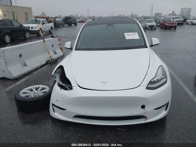 Tesla Model Y Long Range Dual Motor All-wheel Drive 2022 7SAYGDEE3NF371563 Image 13