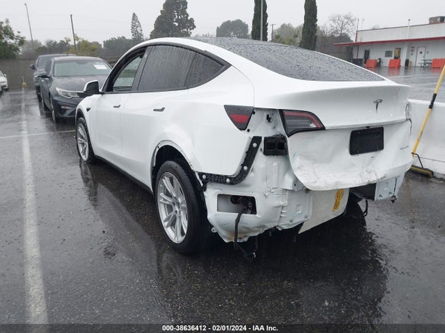 Tesla Model Y Long Range Dual Motor All-wheel Drive 2022 7SAYGDEE3NF371563 Image 3