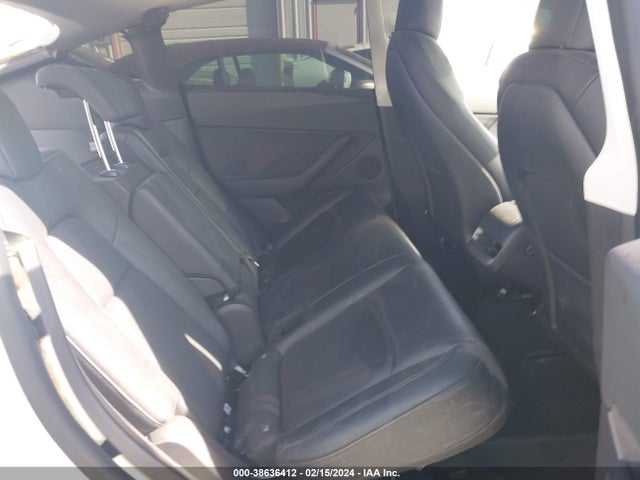Tesla Model Y Long Range Dual Motor All-wheel Drive 2022 7SAYGDEE3NF371563 Image 8