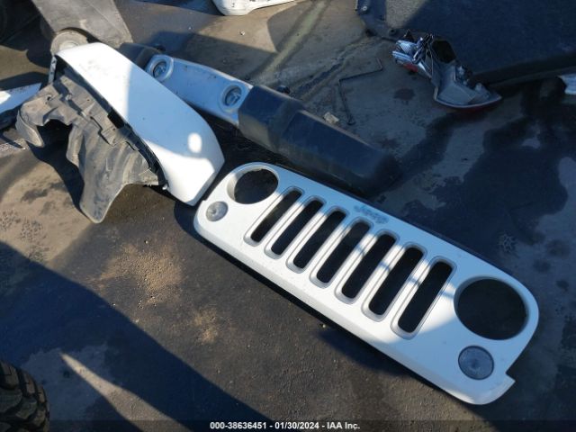 1C4HJWEG2JL920589 Jeep Wrangler Jk Unlimited Sahara 4x4