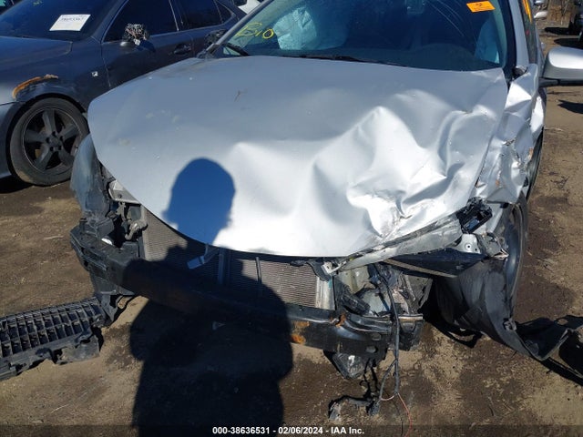 2017 TOYOTA COROLLA LE VIN: 2T1BURHE2HC891329
