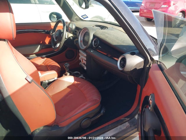 2009 MINI COOPER S WMWMF73579TW83095 Photo 4