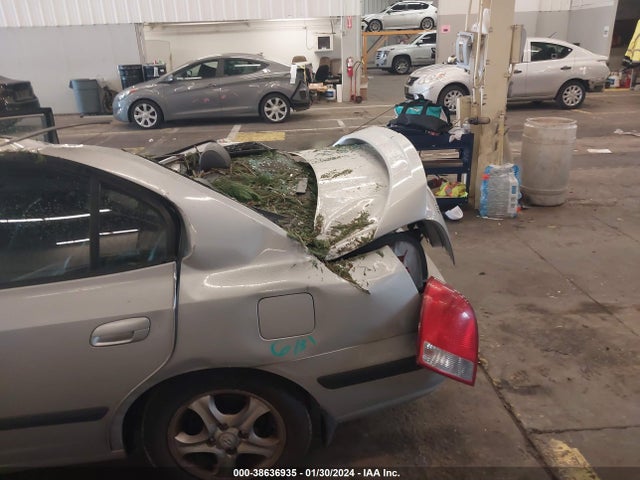 2003 HYUNDAI ELANTRA GLS/GT VIN: KMHDN45DX3U679709