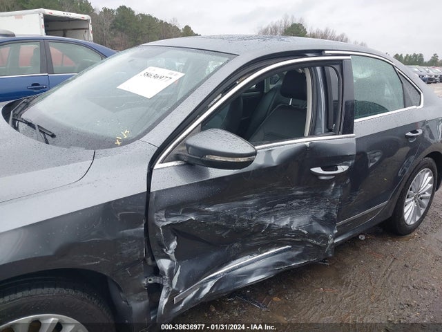 1VWBT7A35GC025693 Volkswagen Passat 1.8t Se