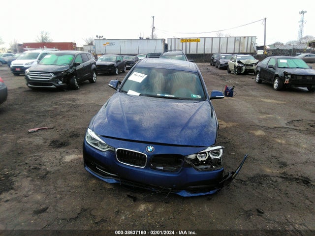 BMW 330i Xdrive 2018 WBA8D9C58JA616010 Image 12