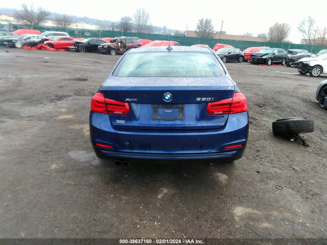 BMW 330i Xdrive 2018 WBA8D9C58JA616010 Image 16