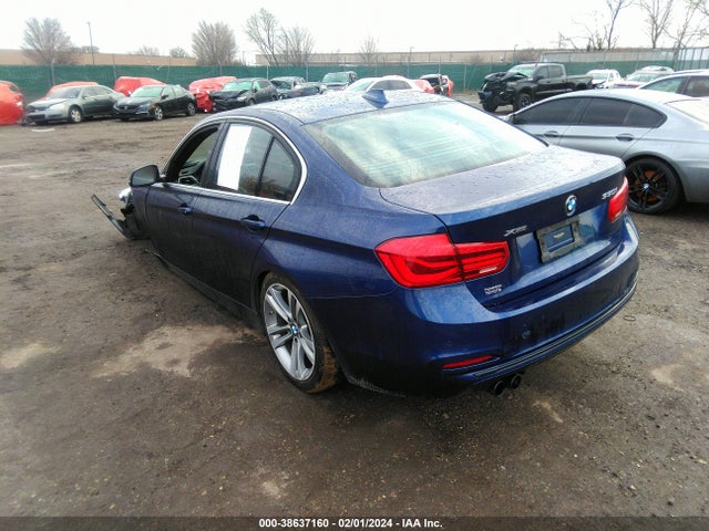 BMW 330i Xdrive 2018 WBA8D9C58JA616010 Image 3