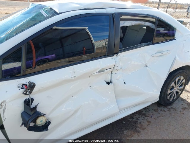 Toyota Corolla Hybrid Le 2022 JTDEAMDE7N3003550 Image 6