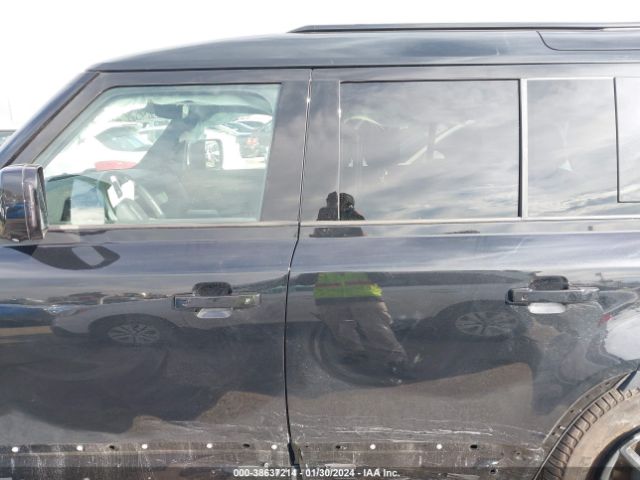 SALEP7EU9P2215633 Land Rover Defender 110 Se