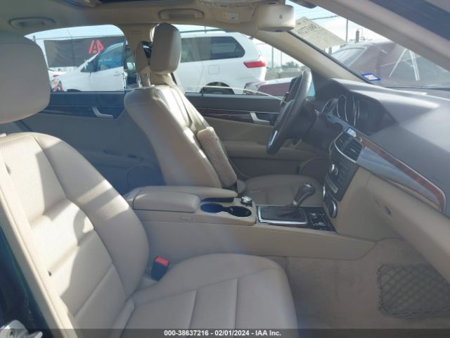 WDDGF4HB1EA918258 Mercedes-Benz C 250 Luxury/sport