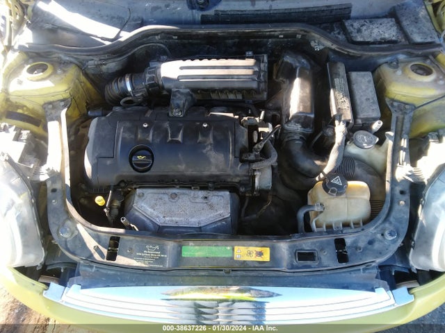 2010 MINI COOPER WMWMF3C53ATZ62847 Photo 9