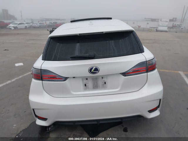 Lexus CT 200H 2017 JTHKD5BHXH2279873 Image 17