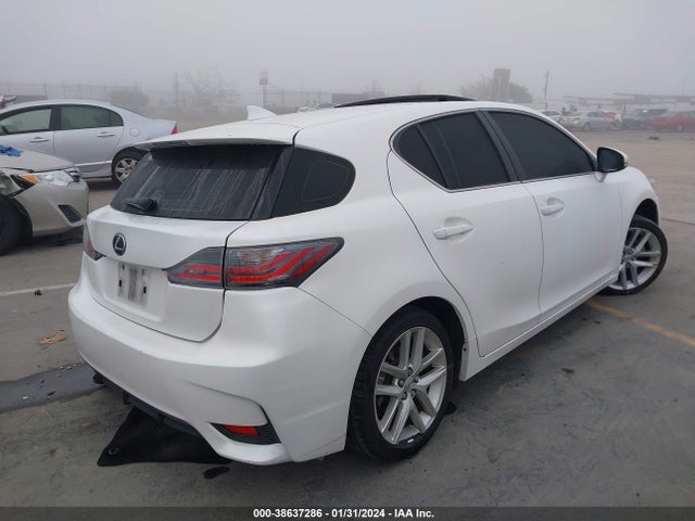 Lexus CT 200H 2017 JTHKD5BHXH2279873 Image 4