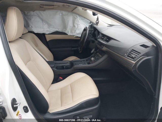 Lexus CT 200H 2017 JTHKD5BHXH2279873 Image 5