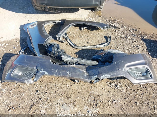 38637305 :رقم المزاد ، 1C4PJLLB3KD428764 vin ، 2019 Jeep Cherokee Latitude Plus Fwd مزاد بيع